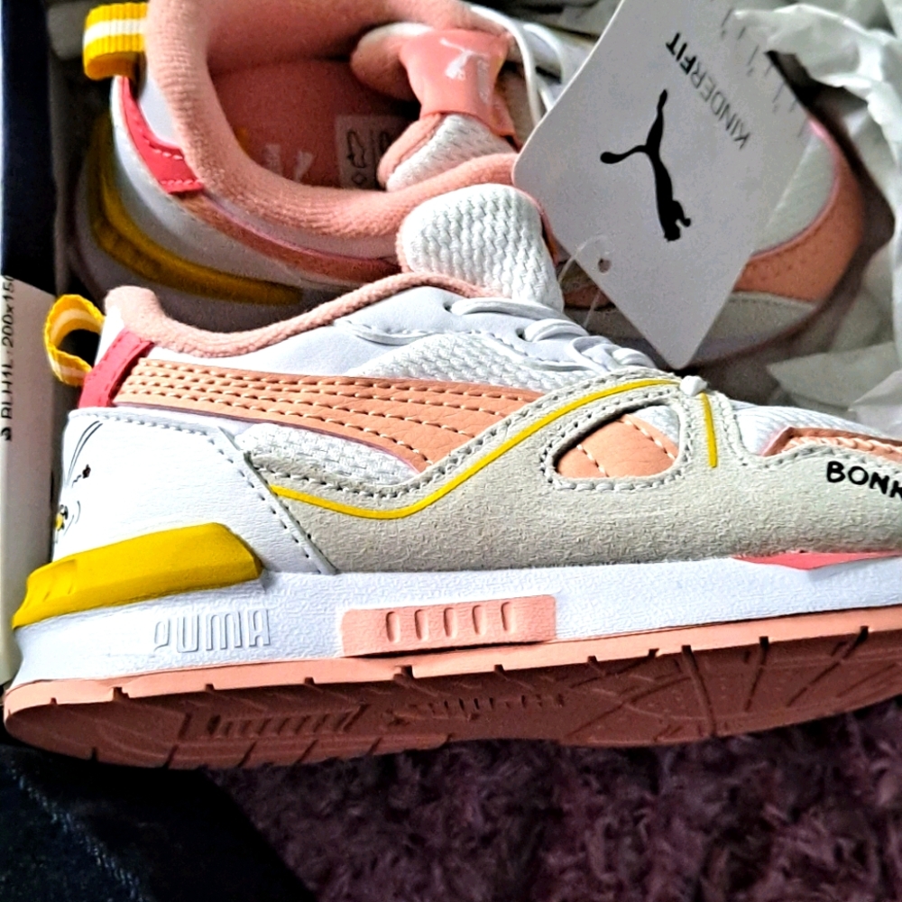 Puma peanuts edition toddler sz 8